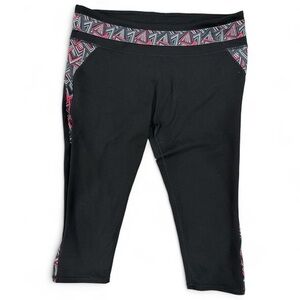 Fabletics Black & White Colorblock Capri Leggings